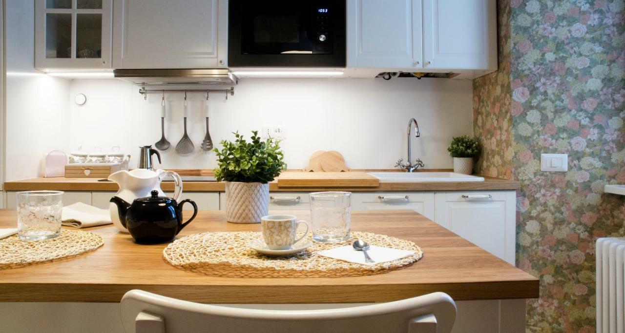 Flowers Apartment Joivy 25 Como Buitenkant foto