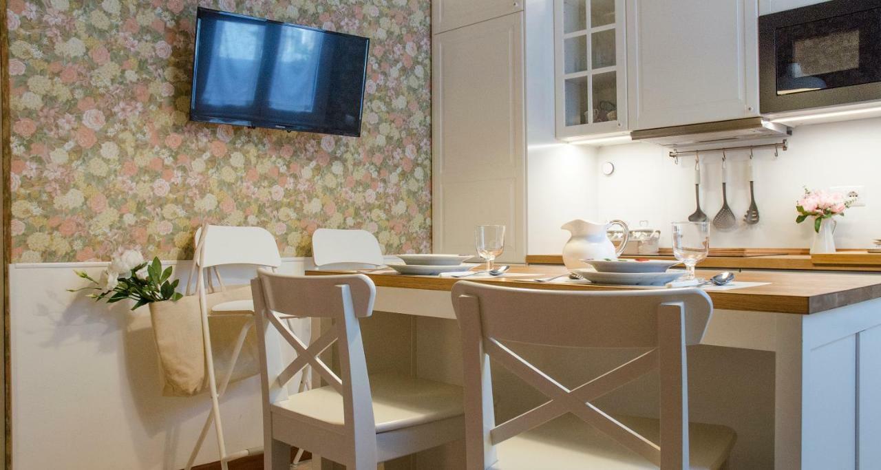 Flowers Apartment Joivy 25 Como Buitenkant foto