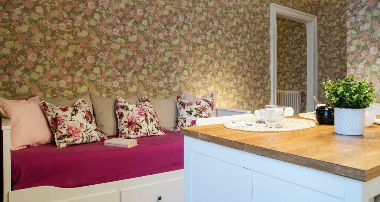 Flowers Apartment Joivy 25 Como Buitenkant foto